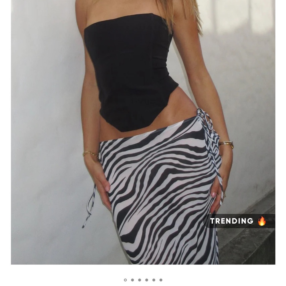 Black Strapless Top